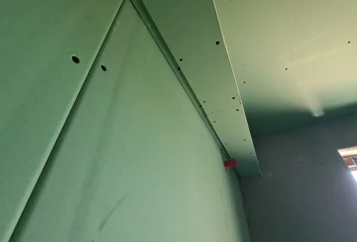 Двуетажна къща с паркомясто – с. Тополи, Варна