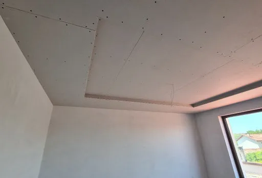 Двуетажна къща с паркомясто – с. Тополи, Варна