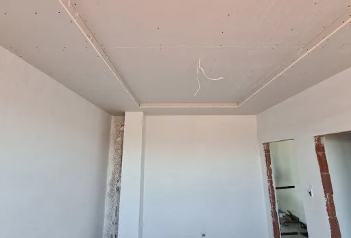 Двуетажна къща с паркомясто – с. Тополи, Варна