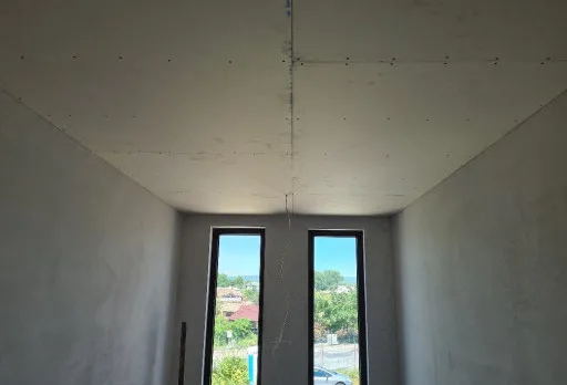 Двуетажна къща с паркомясто – с. Тополи, Варна