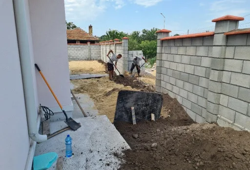 Двуетажна къща с паркомясто – с. Тополи, Варна