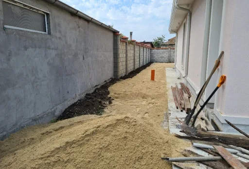 Двуетажна къща с паркомясто – с. Тополи, Варна