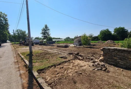 Строителство на масивна ограда в с. Крапец