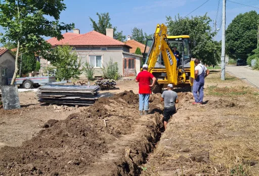 Строителство на масивна ограда в с. Крапец