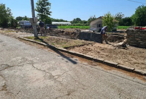 Строителство на масивна ограда в с. Крапец