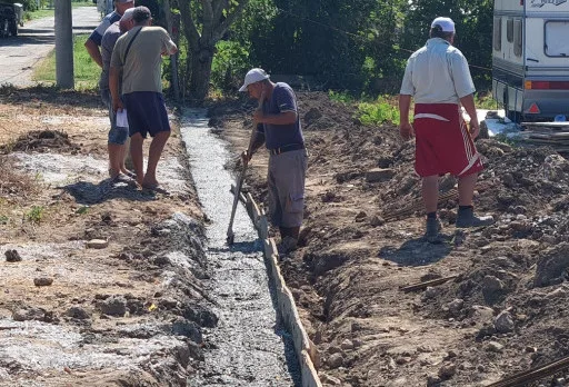 Строителство на масивна ограда в с. Крапец