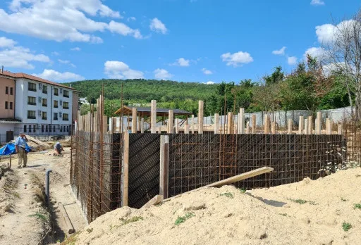 Класическа къща с покрив от керемиди – Рогачево 