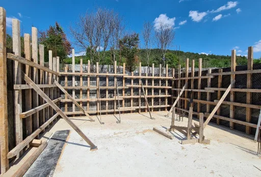 Класическа къща с покрив от керемиди – Рогачево 