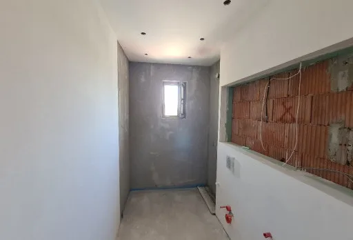 Двуетажна къща с паркомясто – с. Тополи, Варна