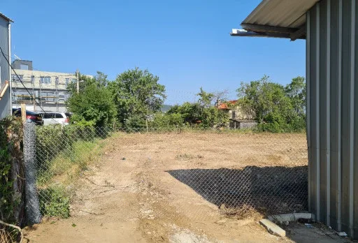 Почистване на парцел във Варна