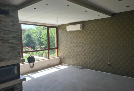 Bau- und Reparaturarbeiten an einem Haus in der Nähe von Varna