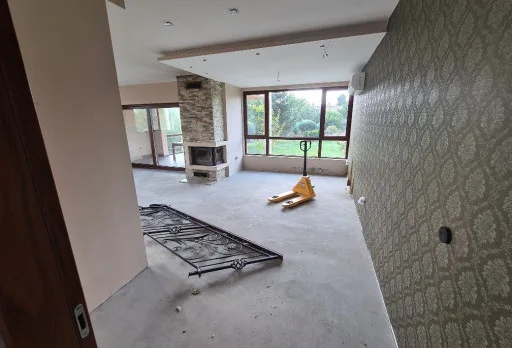 Bau- und Reparaturarbeiten an einem Haus in der Nähe von Varna