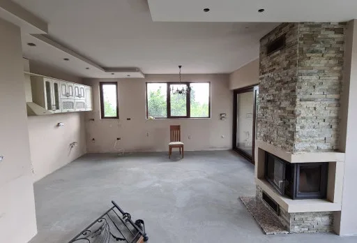 Bau- und Reparaturarbeiten an einem Haus in der Nähe von Varna