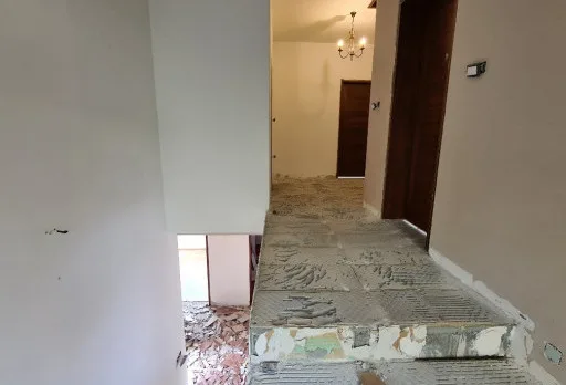 Bau- und Reparaturarbeiten an einem Haus in der Nähe von Varna