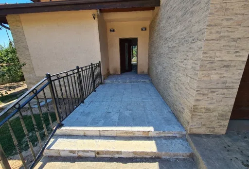 Bau- und Reparaturarbeiten an einem Haus in der Nähe von Varna