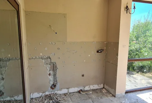 Bau- und Reparaturarbeiten an einem Haus in der Nähe von Varna
