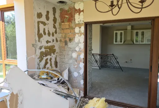 Bau- und Reparaturarbeiten an einem Haus in der Nähe von Varna