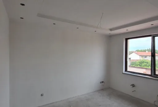 Двуетажна къща с паркомясто – с. Тополи, Варна