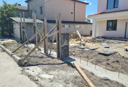 Двуетажна къща с паркомясто – с. Тополи, Варна