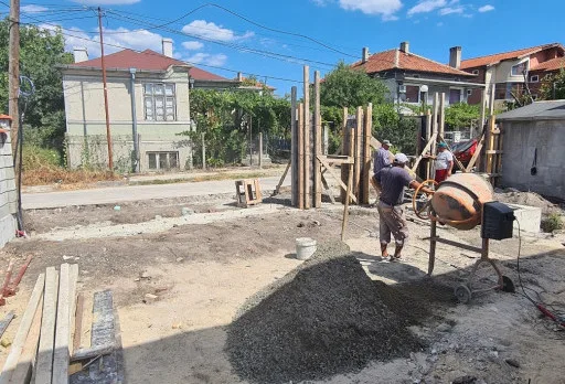 Двуетажна къща с паркомясто – с. Тополи, Варна