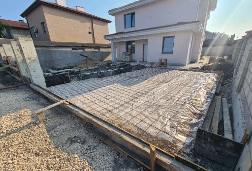 Двуетажна къща с паркомясто – с. Тополи, Варна