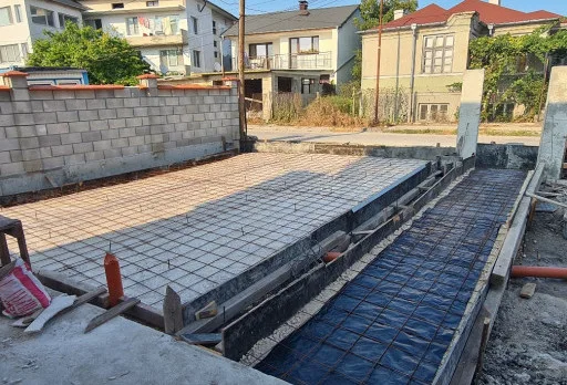 Двуетажна къща с паркомясто – с. Тополи, Варна