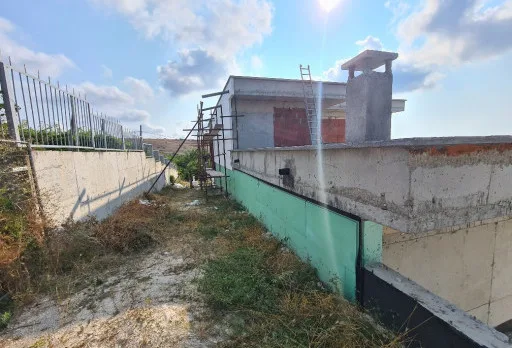 Модерна вила с плосък покрив в Балчик