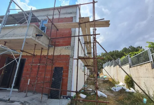 Модерна вила с плосък покрив в Балчик