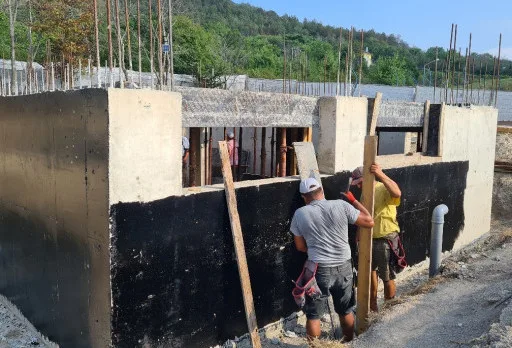 Класическа къща с покрив от керемиди – Рогачево 