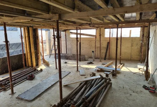 Класическа къща с покрив от керемиди – Рогачево 