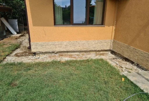 Bau- und Reparaturarbeiten an einem Haus in der Nähe von Varna