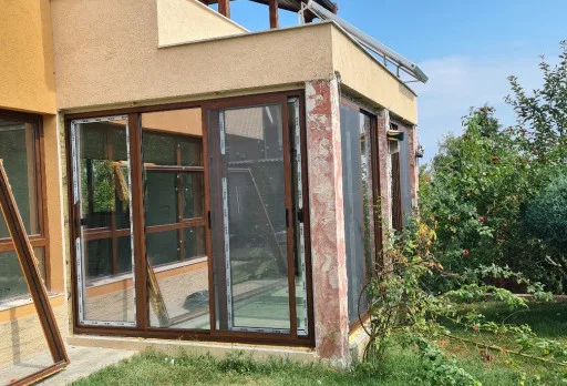 Bau- und Reparaturarbeiten an einem Haus in der Nähe von Varna