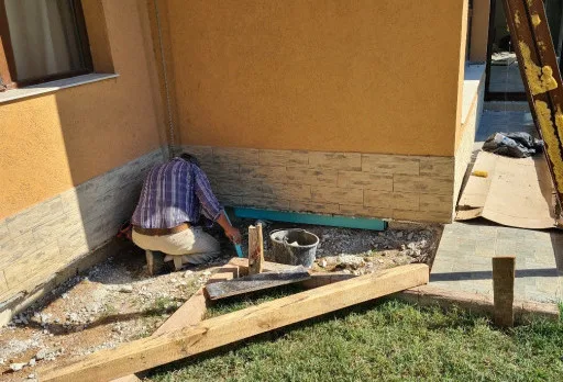 Bau- und Reparaturarbeiten an einem Haus in der Nähe von Varna