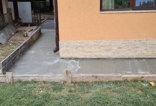 Bau- und Reparaturarbeiten an einem Haus in der Nähe von Varna