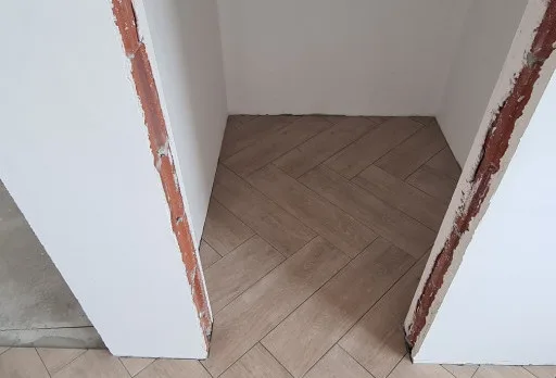 Двуетажна къща с паркомясто – с. Тополи, Варна