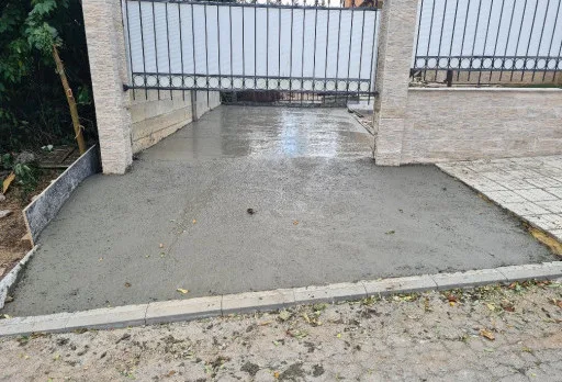 Bau- und Reparaturarbeiten an einem Haus in der Nähe von Varna