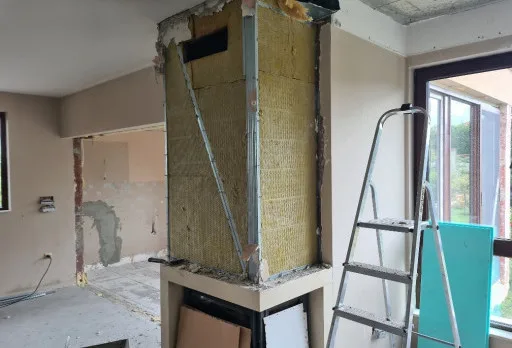 Bau- und Reparaturarbeiten an einem Haus in der Nähe von Varna