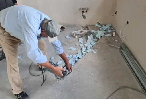 Bau- und Reparaturarbeiten an einem Haus in der Nähe von Varna