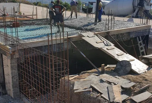 Класическа къща с покрив от керемиди – Рогачево 