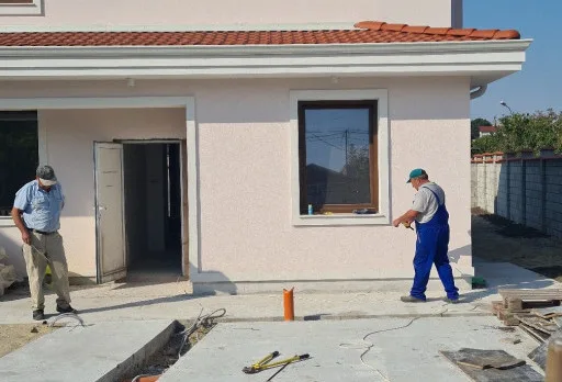 Двуетажна къща с паркомясто – с. Тополи, Варна