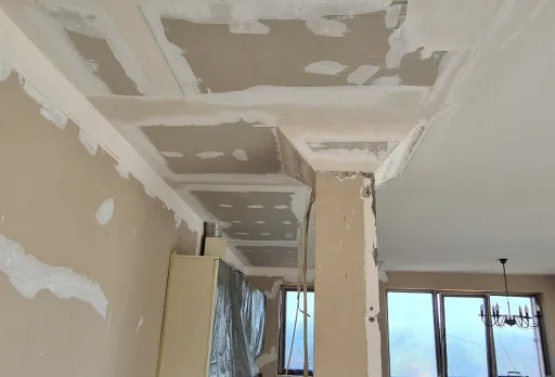 Bau- und Reparaturarbeiten an einem Haus in der Nähe von Varna