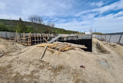 Класическа къща с покрив от керемиди – Рогачево 