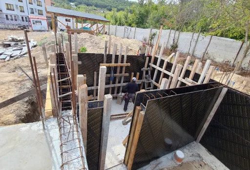 Класическа къща с покрив от керемиди – Рогачево 