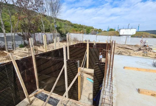 Класическа къща с покрив от керемиди – Рогачево 