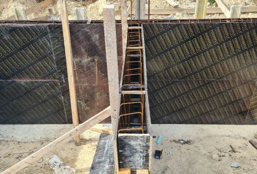 Класическа къща с покрив от керемиди – Рогачево 