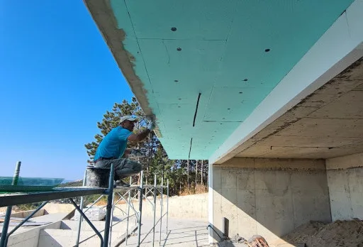 Модерна вила с плосък покрив в Балчик