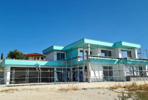 Модерна вила с плосък покрив в Балчик