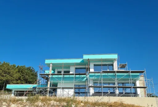 Модерна вила с плосък покрив в Балчик