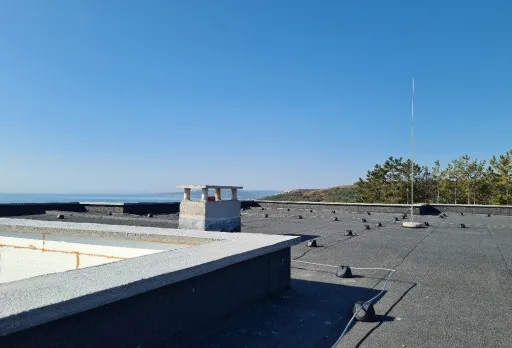 Модерна вила с плосък покрив в Балчик