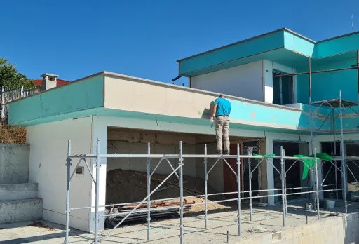 Модерна вила с плосък покрив в Балчик